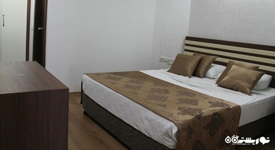 تخت بزرگ اتاق استاندارد